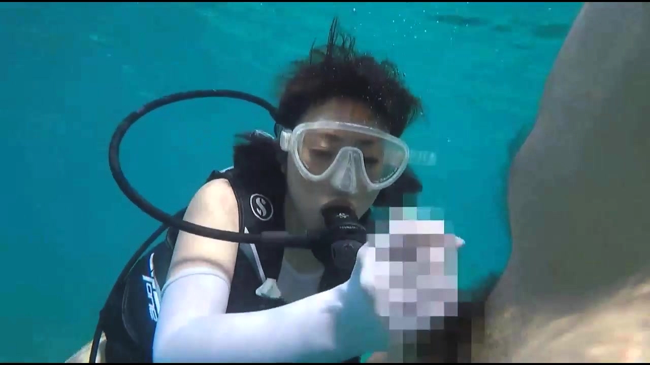 1280px x 720px - Seductive Japanese Beauty Gives A Nice Handjob Under Water Video at Porn Lib